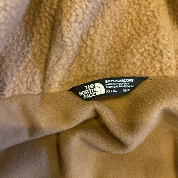 The North Face fleece lined jacket/coat.Small stain as in pic but good condition - Picture 3 of 5